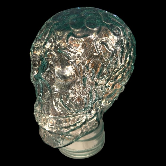 Fabulous Textured Heavyweight Glass Skull Sculpture w/ Star Lights (EUC) - Picture 4 of 15